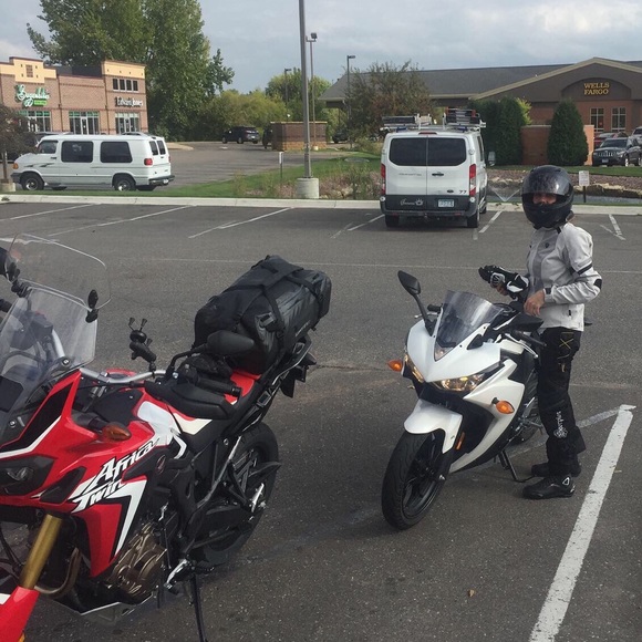 Meet your Poshers, Amy and Mike. - Picture 6 of 8